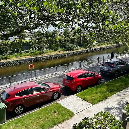 Stay At Granny'S, 4 Bed Terrace On Iconic Canal Galway Exterior photo