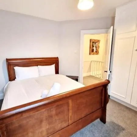 Stay At Granny'S, 4 Bed Terrace On Iconic Canal Galway Exterior photo