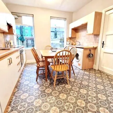 Stay At Granny'S, 4 Bed Terrace On Iconic Canal Galway Exterior photo