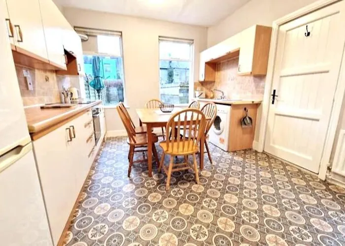 Stay At Granny\'S, 4 Bed Terrace On Iconic Canal